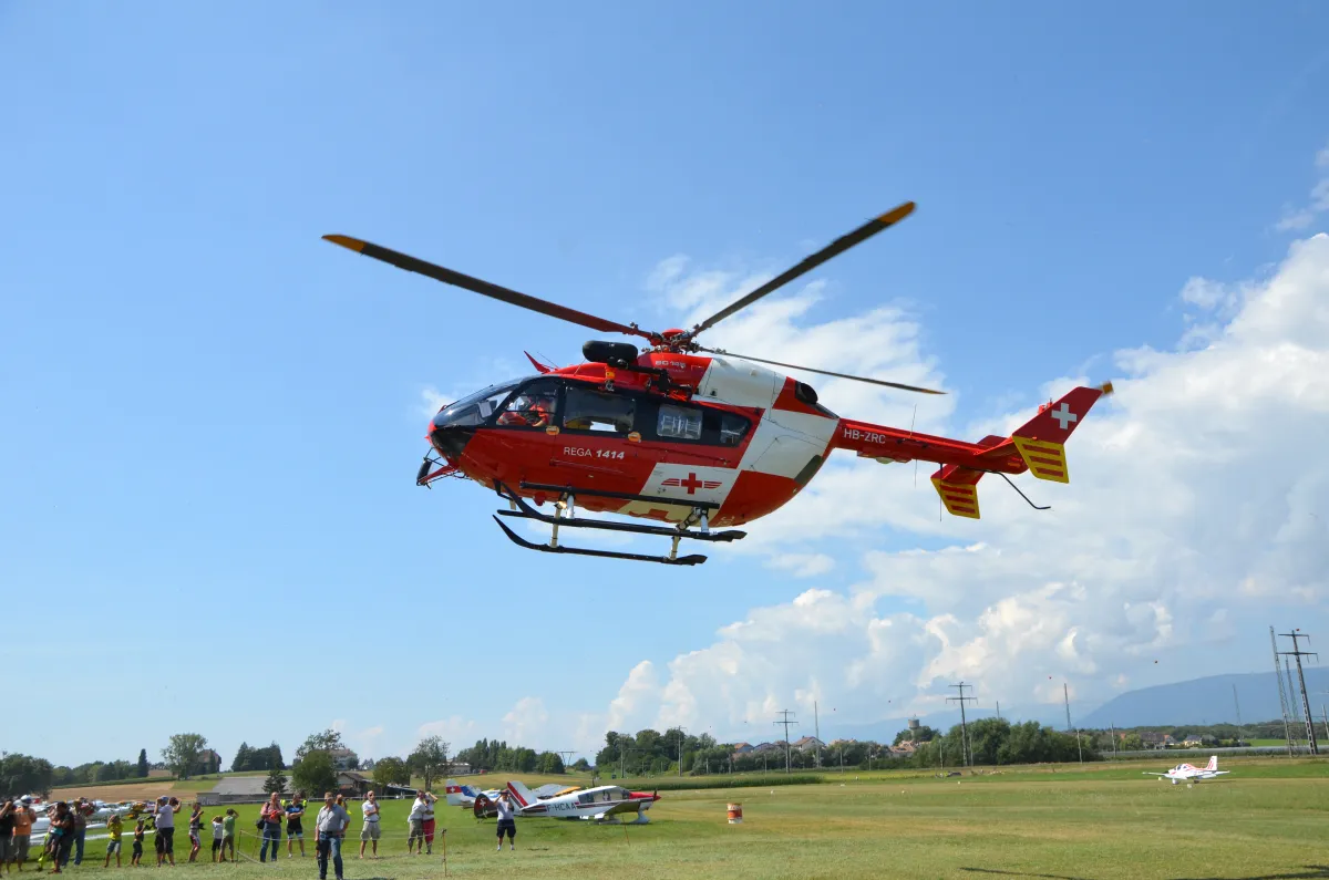 Eurocopter EC-145 — hélicoptère de sauvetage Rega en vol