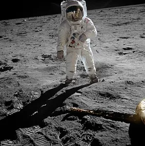 Astronautes Apollo 11 sur la Lune